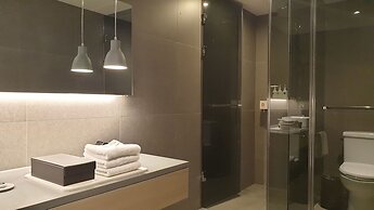 H hotel