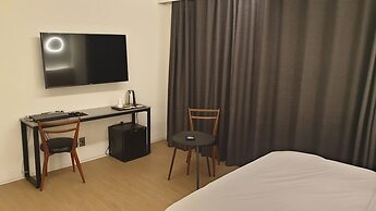 H hotel