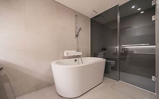 H hotel