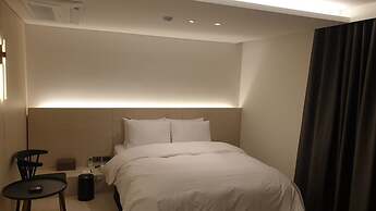 H hotel