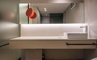 H hotel