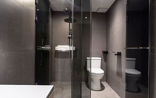 H hotel