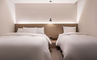 H hotel