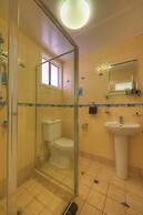 Halls Creek Motel