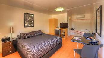 Halls Creek Motel