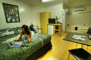 Halls Creek Motel