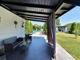 Green Wood Residence