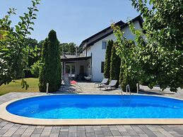 Green Wood Residence