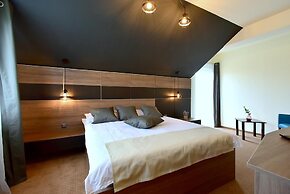 Green Wood Residence
