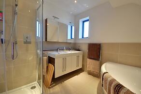 6 Sandbourne