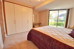 6 Sandbourne