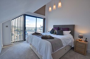 6 Sandbourne