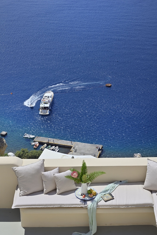 The A Collection, Oia by K&K