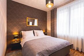 Laufer Apartment