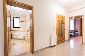Laufer Apartment