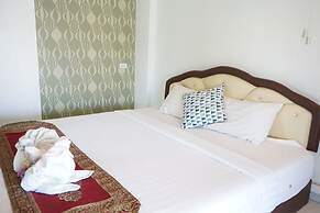 Chaiyai River Front Hotel