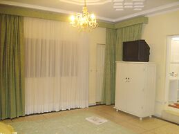Stylish 4 Bedrooms Villa Ref 1081