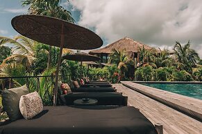 Radhoo Tulum