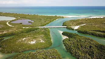 Radhoo Tulum