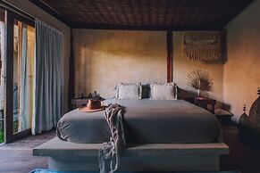 Radhoo Tulum