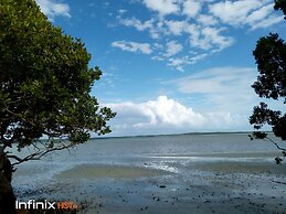 Mida Creek Eco Camp