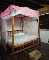 Mida Creek Eco Camp