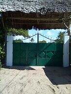 Mida Creek Eco Camp