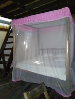 Mida Creek Eco Camp