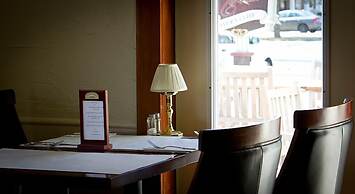 Auberge Ayers Cliff