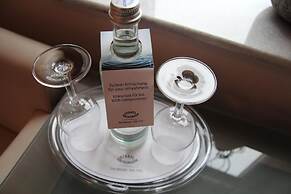 Hotel Adena
