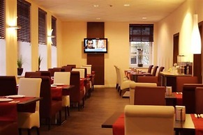 Hotel Adena