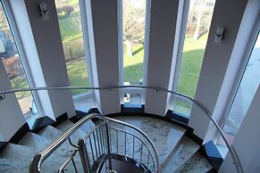 Hotel Adena