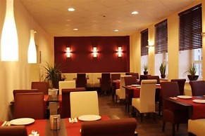 Hotel Adena