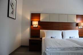 Hotel Adena