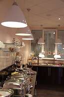 Hotel Adena