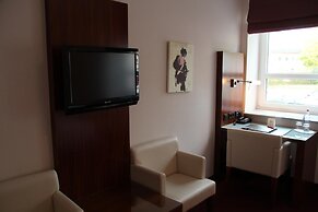 Hotel Adena