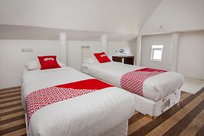 OYO 1812 Dg Inn