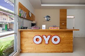 OYO 1812 Dg Inn
