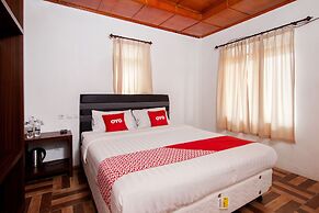OYO 1812 Dg Inn