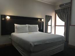 Hotel Savera
