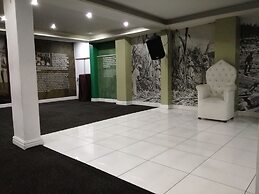 Hotel Savera