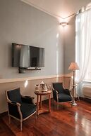 Royal Palace Luxury Suites & Hotel