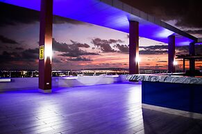 20 South Kingston Luxury Apartment
