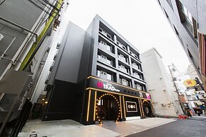 HOTEL TRAD Replay