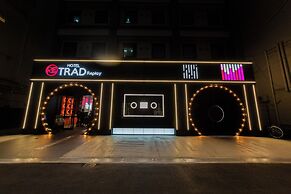 HOTEL TRAD Replay