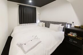 HOTEL TRAD Replay