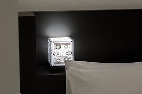 HOTEL TRAD Replay