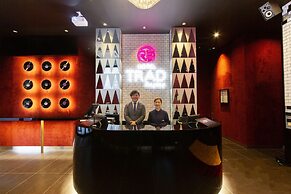 HOTEL TRAD Replay