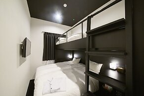 HOTEL TRAD Replay
