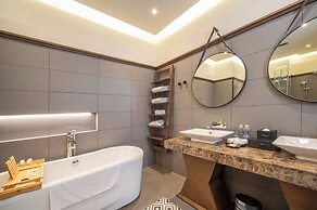 Senna Hue Hotel